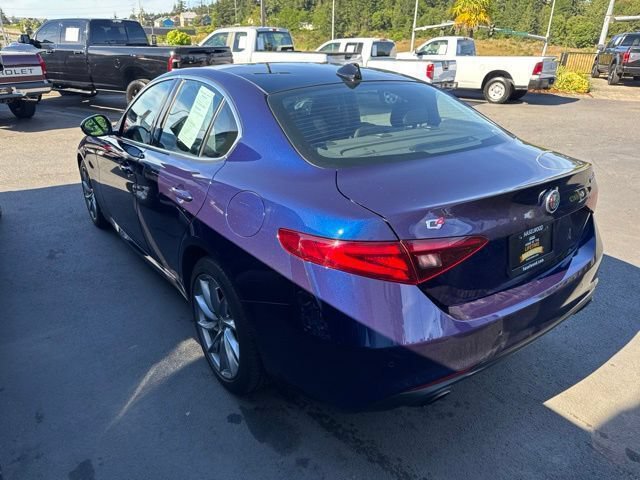 Used 2017 Alfa Romeo Giulia Ti AWD/4WD image 7