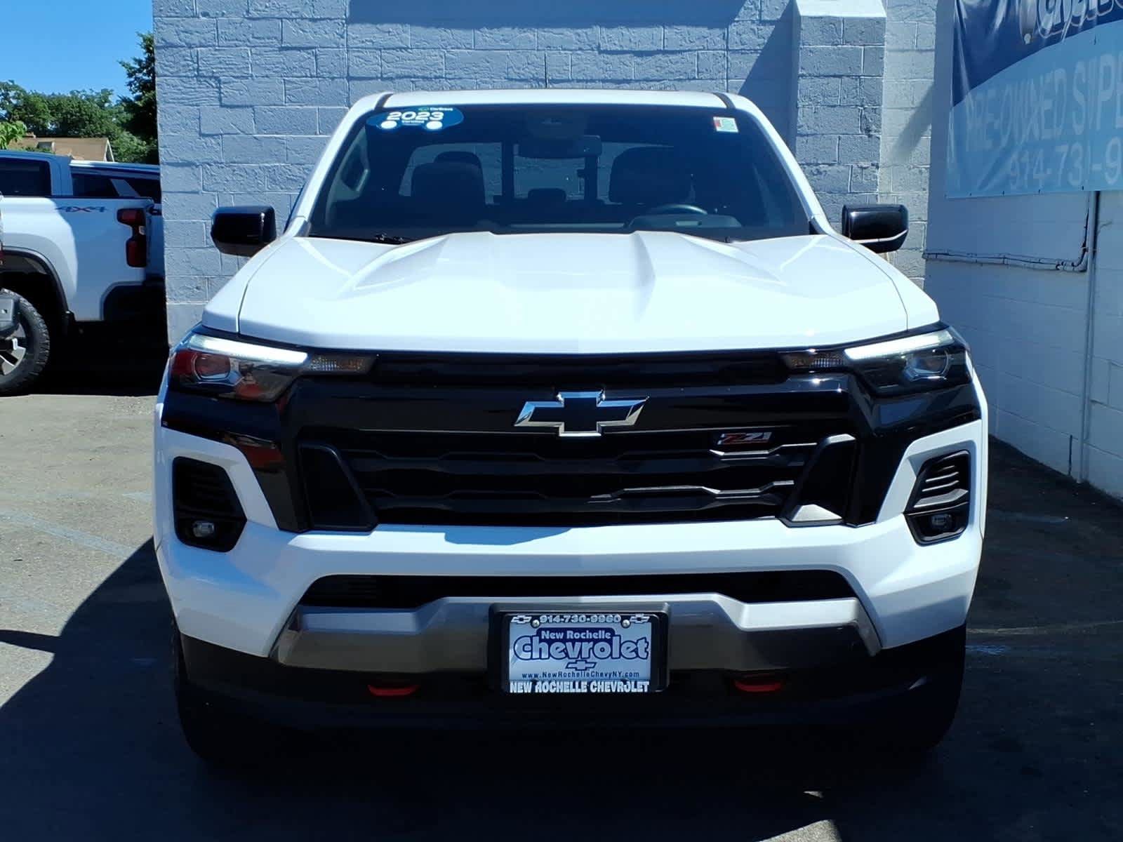 Used 2023 Chevrolet Colorado Z71 w/ Z71 Convenience Package 2 AWD/4WD image 2