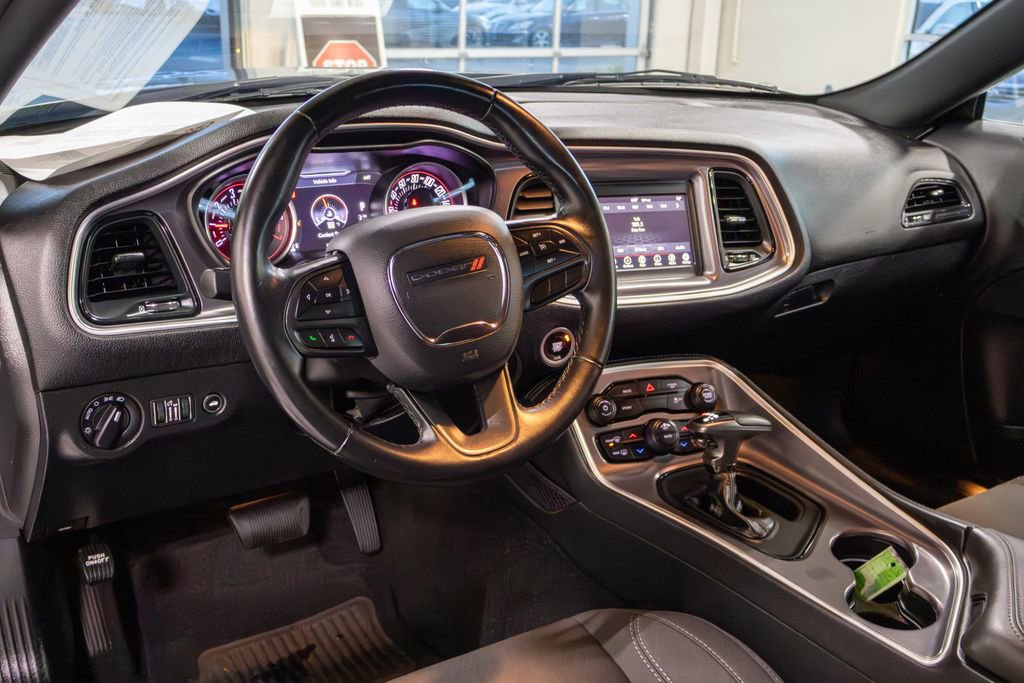 Used 2020 Dodge Challenger SXT RWD image 15