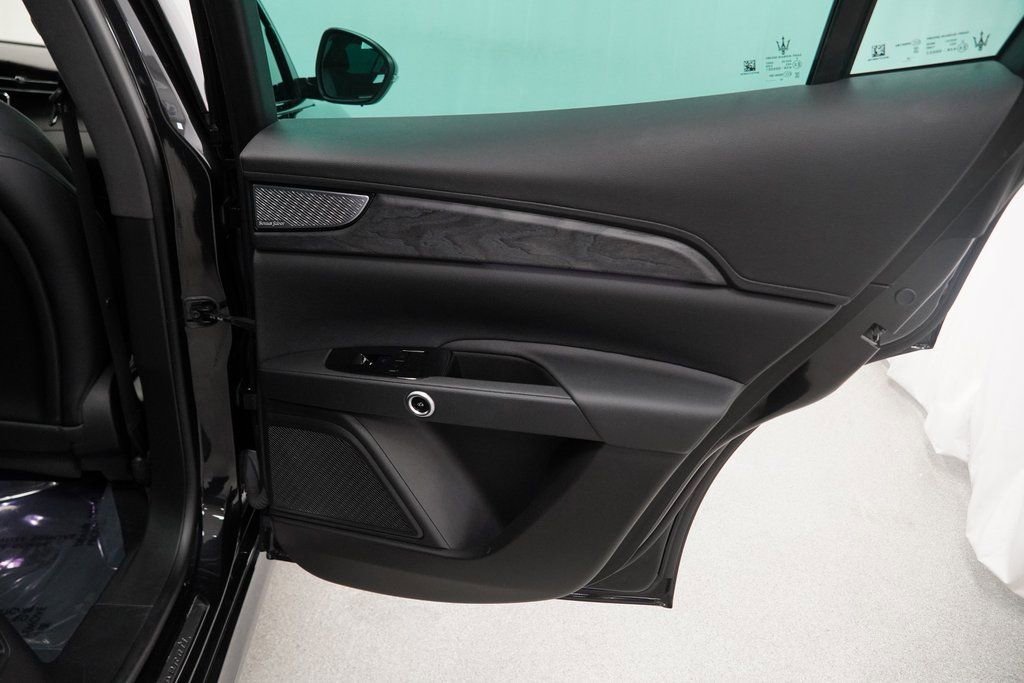 Used 2023 Maserati Grecale Modena image 43