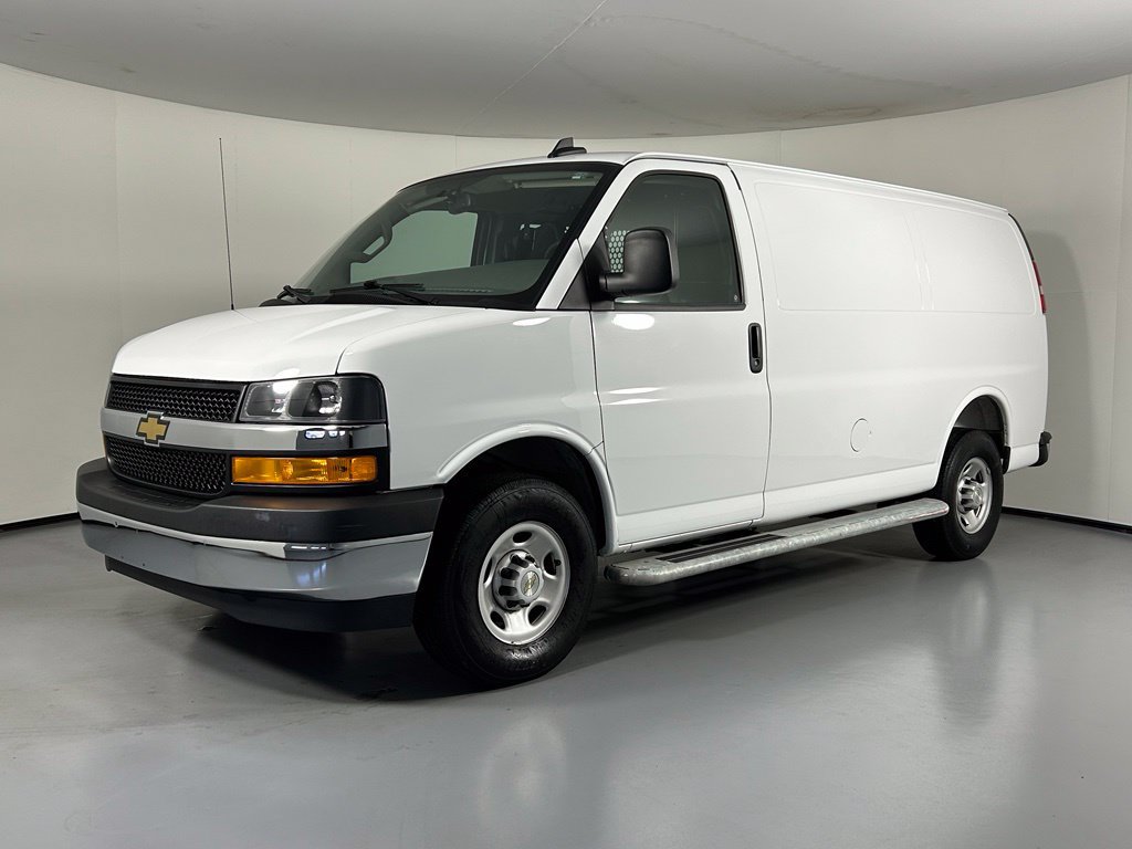 Used 2025 Chevrolet Express 2500 w/ Driver Convenience Package RWD image 3