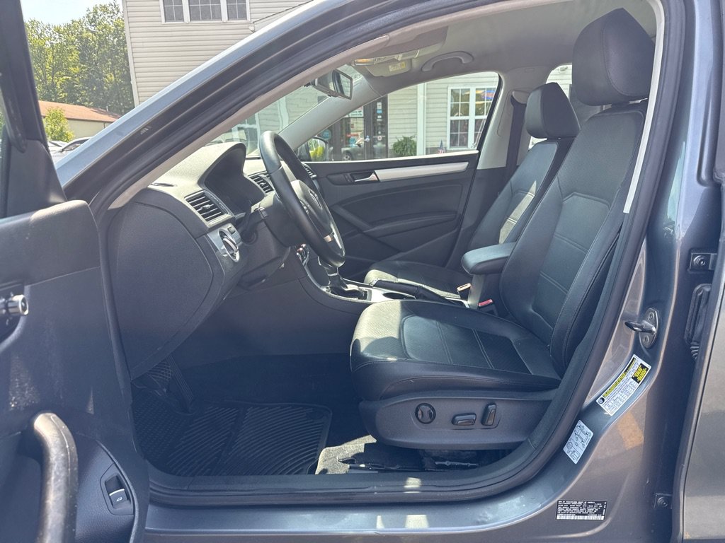 Used 2013 Volkswagen Passat 2.5 SE FWD image 10