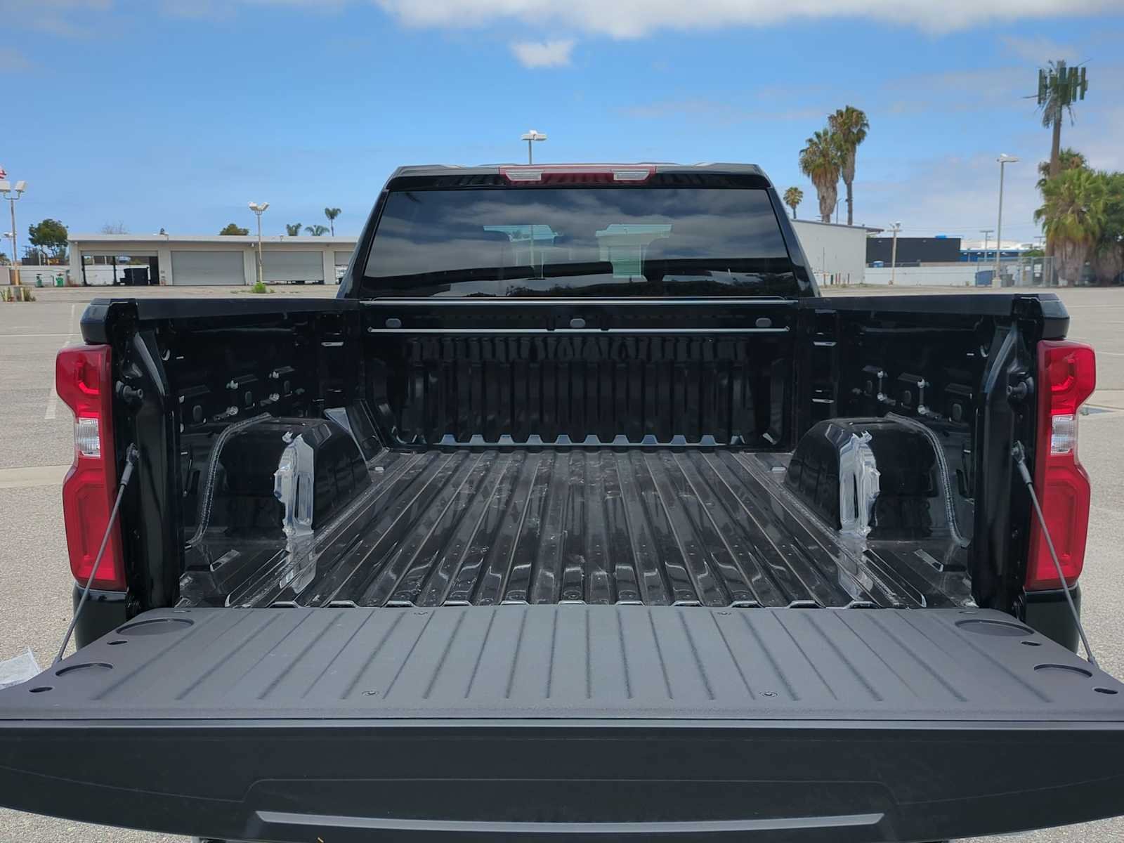 New 2026 Chevrolet Silverado 1500 LTZ w/ Z71 Off-Road Package AWD/4WD image 24