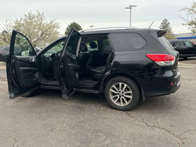Used 2015 Nissan Pathfinder Platinum AWD/4WD image 30