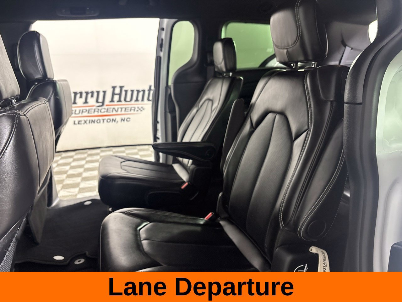 Used 2025 Chrysler Pacifica Select FWD image 21