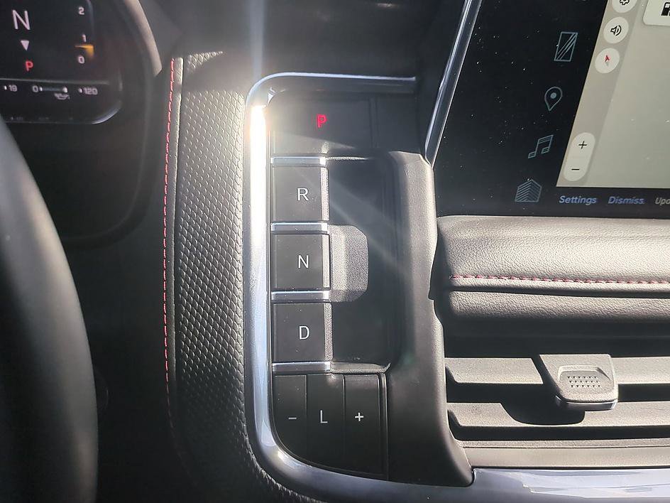 Used 2024 Chevrolet Suburban RST RWD image 25