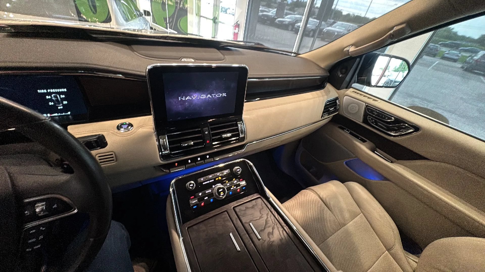 Used 2019 Lincoln Navigator L Reserve w/ Cargo Package AWD/4WD image 39