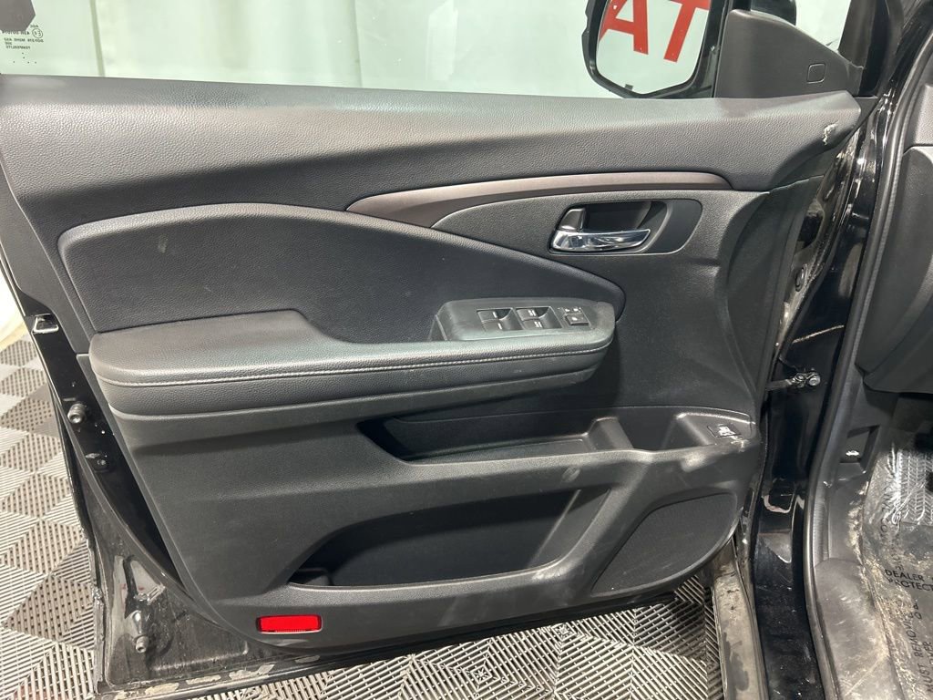 Used 2022 Honda Pilot Sport image 23