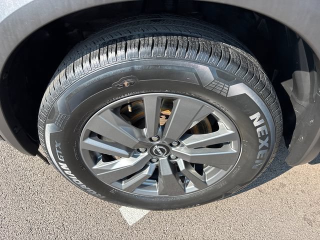 Used 2024 Nissan Pathfinder SV FWD image 35