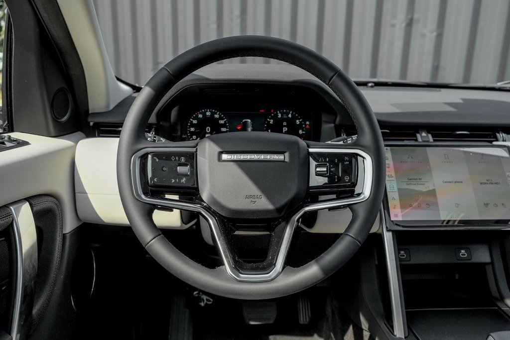 New 2025 Land Rover Discovery Sport S image 18