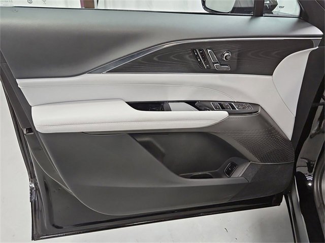 Used 2024 Cadillac Lyriq Sport image 27