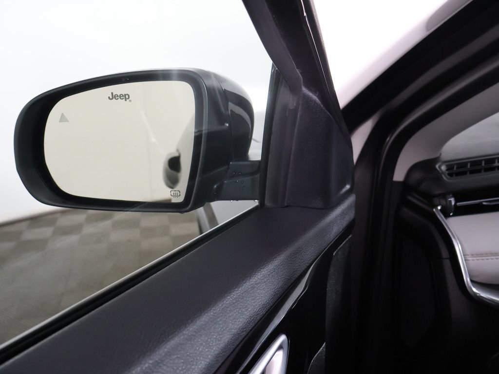 Used 2022 Jeep Compass Limited AWD/4WD image 32