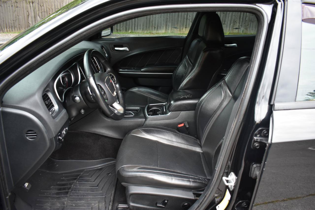 Used 2018 Dodge Charger R/T w/ Premium Group RWD image 12