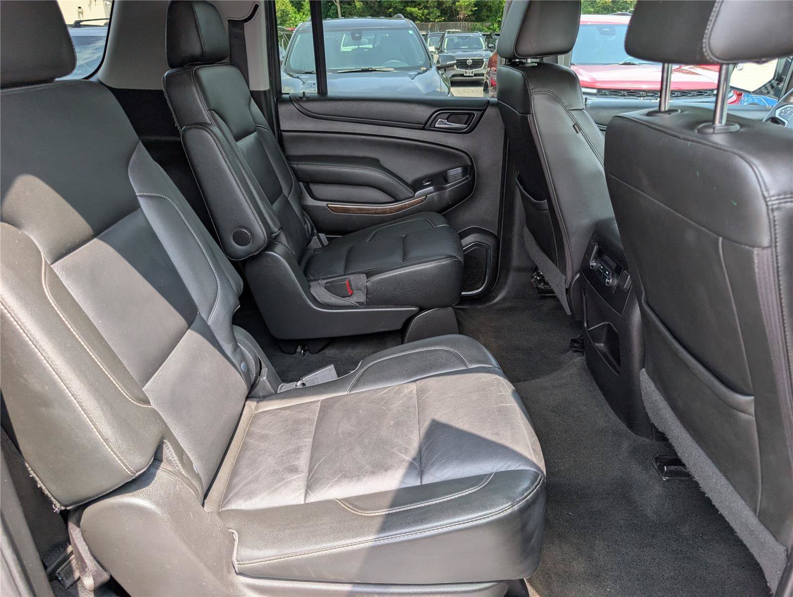Used 2018 Chevrolet Suburban LT AWD/4WD image 12