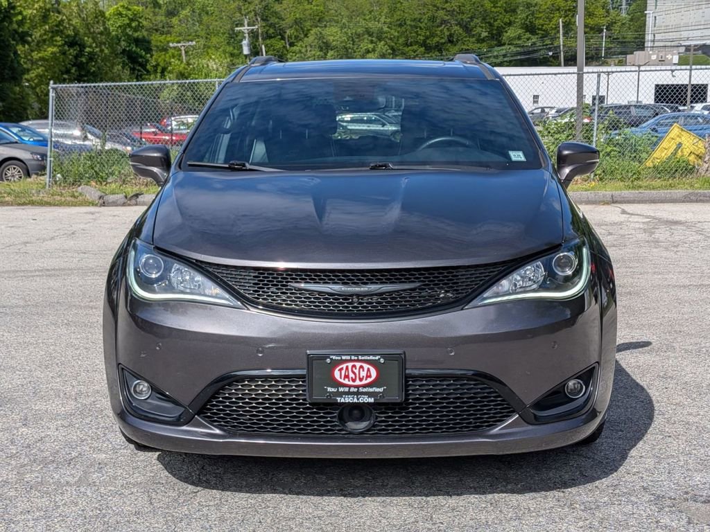 Used 2020 Chrysler Pacifica Limited w/ Advanced Safetytec Group FWD image 12