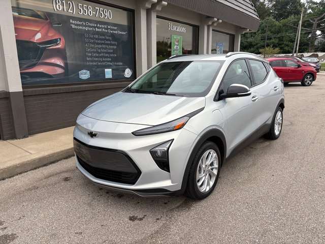 Used 2023 Chevrolet Bolt EUV LT FWD image 2