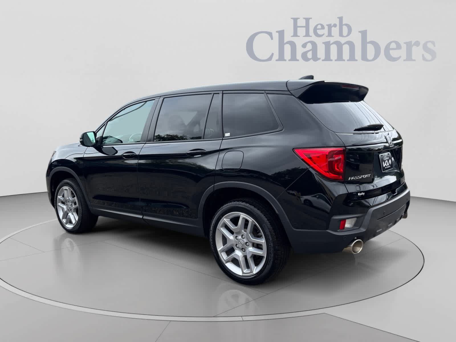 Used 2024 Honda Passport EX-L image 4