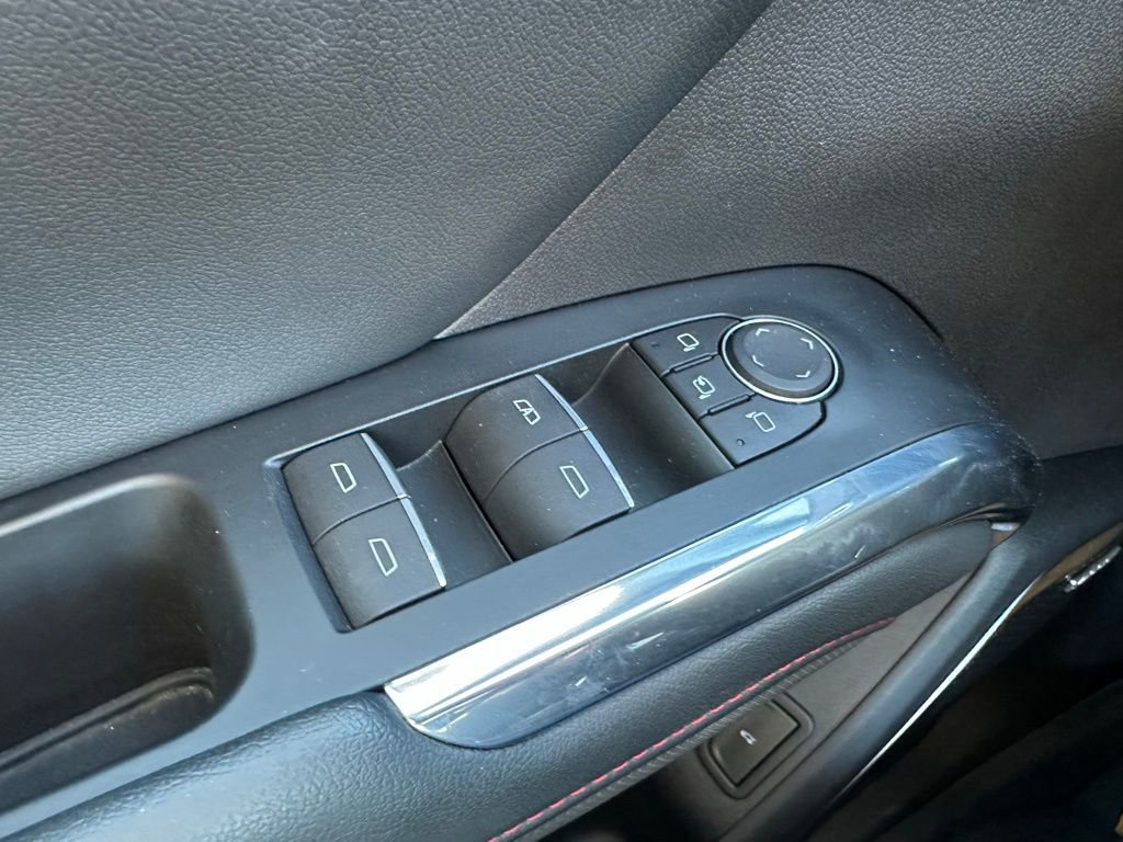 Used 2025 Chevrolet Traverse RS w/ LPO, Floor Liner Package image 12