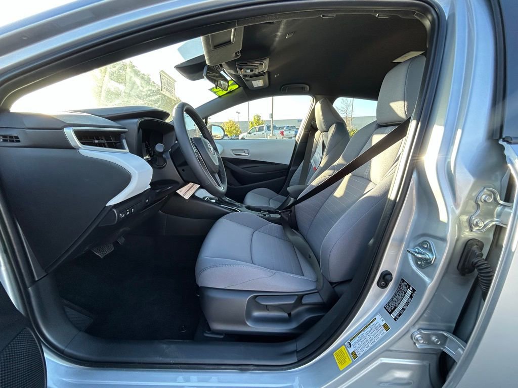 Used 2026 Toyota Corolla SE FWD image 11