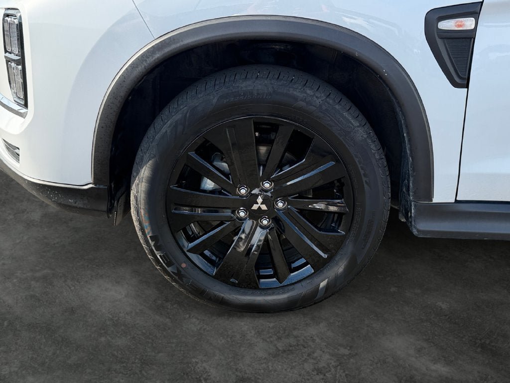 Used 2025 Mitsubishi Outlander Sport AWD image 4