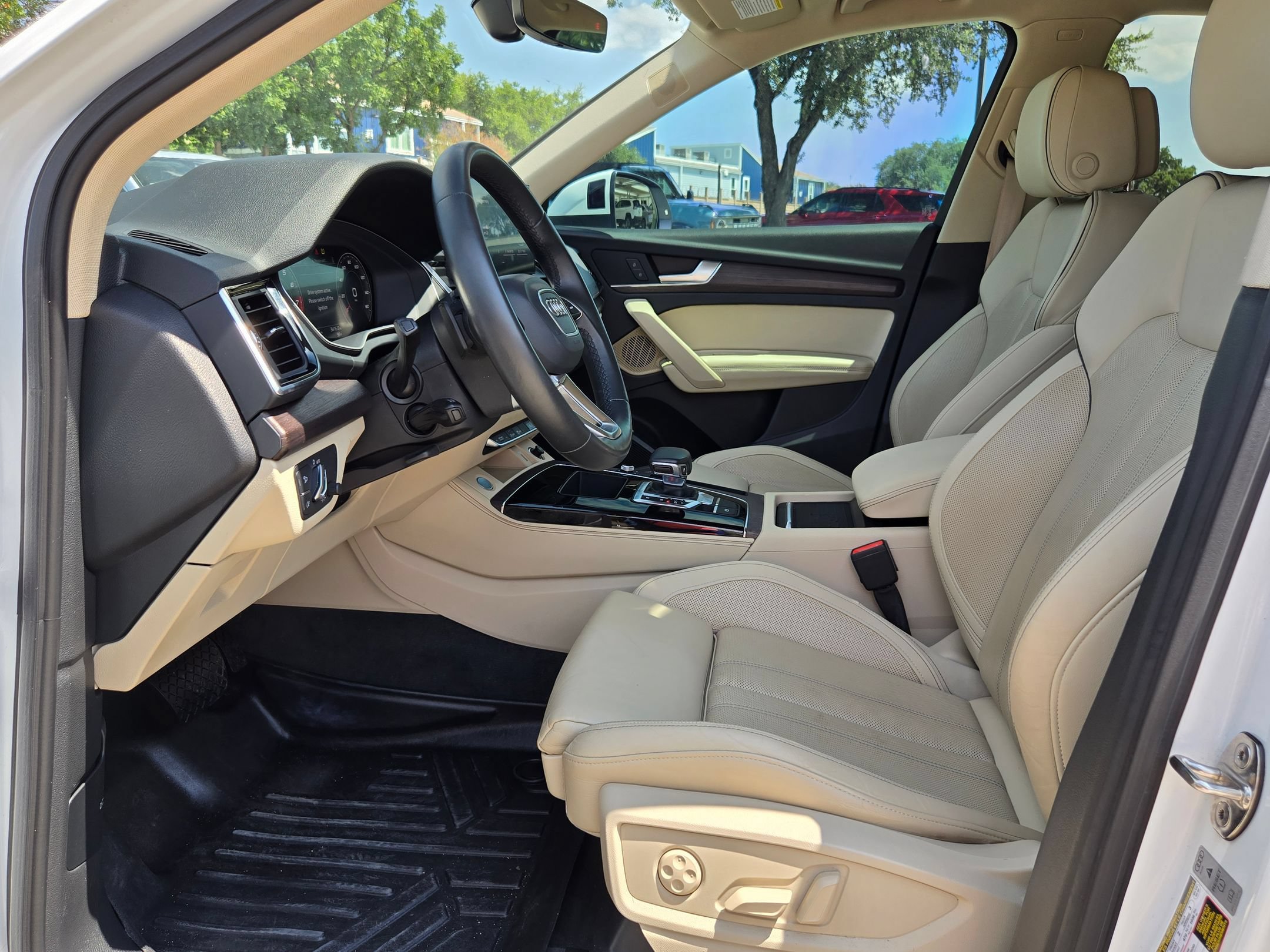 Used 2021 Audi Q5 2.0T Premium Plus w/ Premium Plus Package AWD/4WD image 9