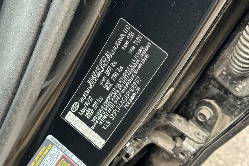 Used 2023 Hyundai Elantra Limited FWD image 31