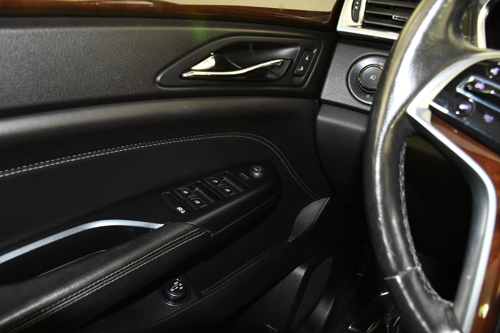 Used 2015 Cadillac SRX Performance w/ Driver Assist Package AWD/4WD image 30