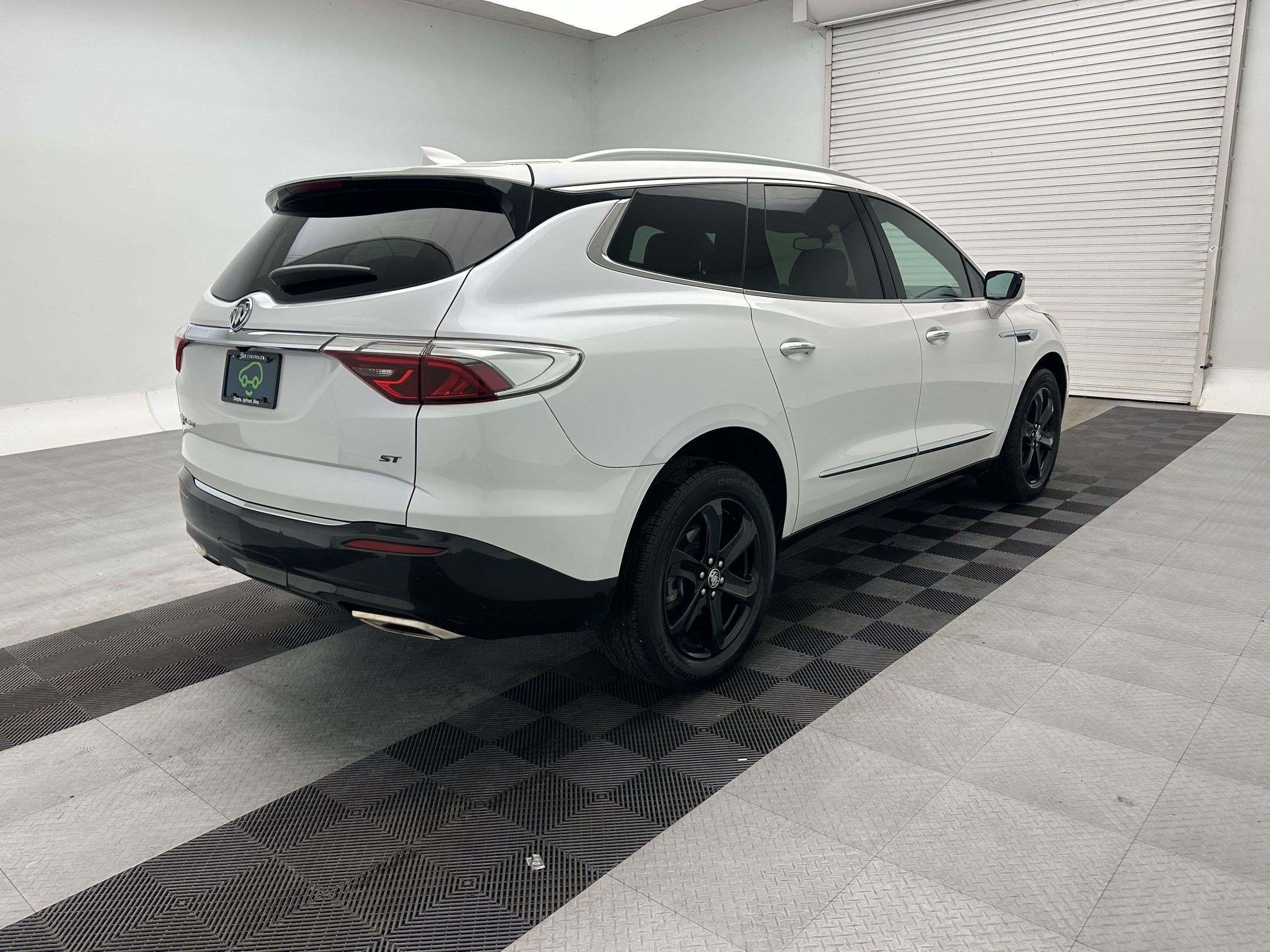 Certified 2023 Buick Enclave Essence w/ Sport Touring Edition AWD/4WD image 9