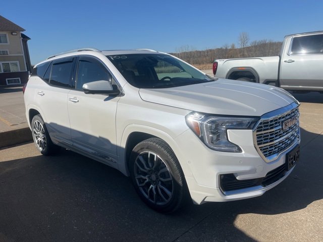 Used 2022 GMC Terrain Denali w/ Denali Premium Package