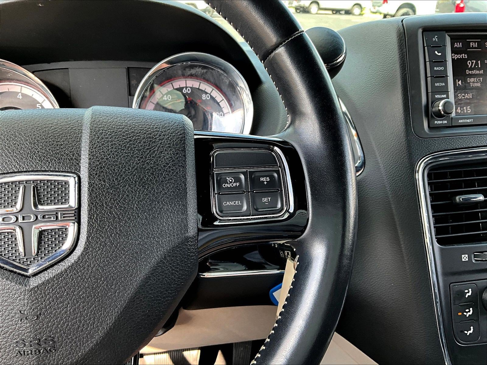 Used 2020 Dodge Grand Caravan SXT FWD image 12