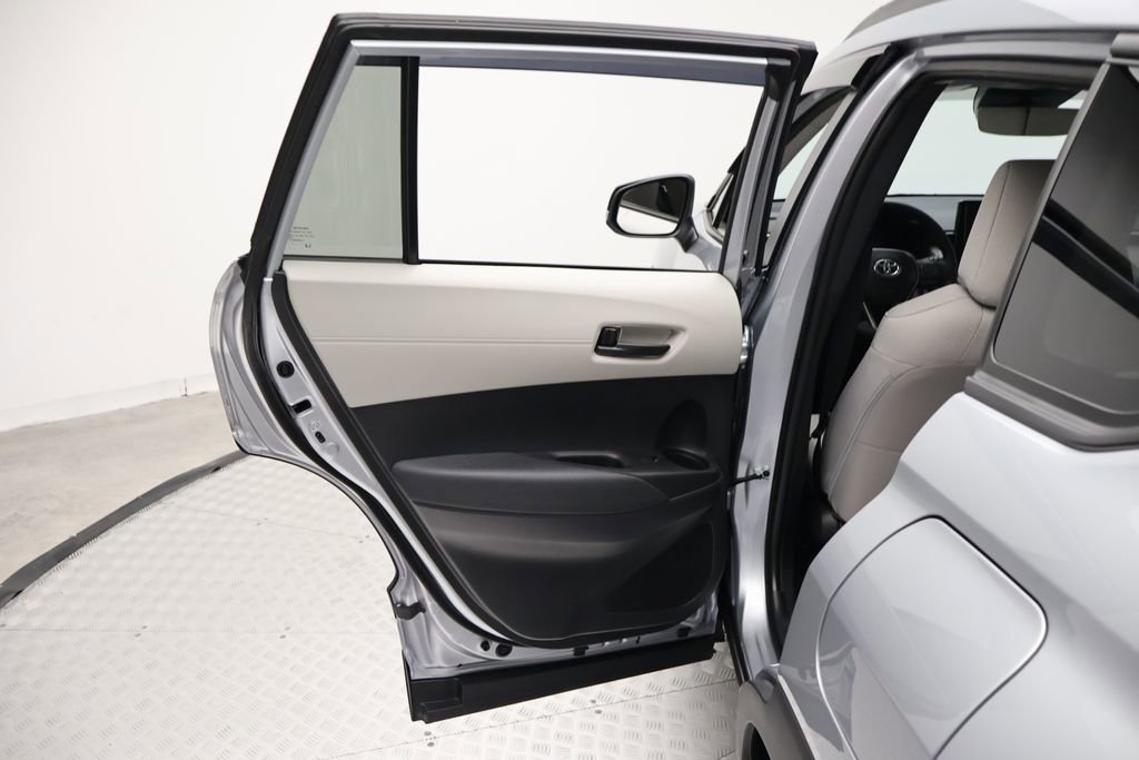 Used 2026 Toyota Corolla Cross LE FWD image 21