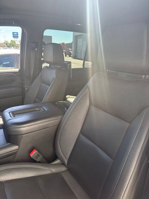Used 2023 Chevrolet Suburban Z71 w/ Luxury Package AWD/4WD image 8