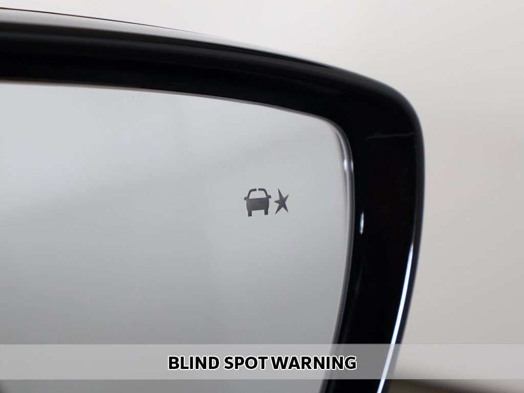 Used 2022 Buick Enclave Avenir w/ Avenir Technology Package image 8