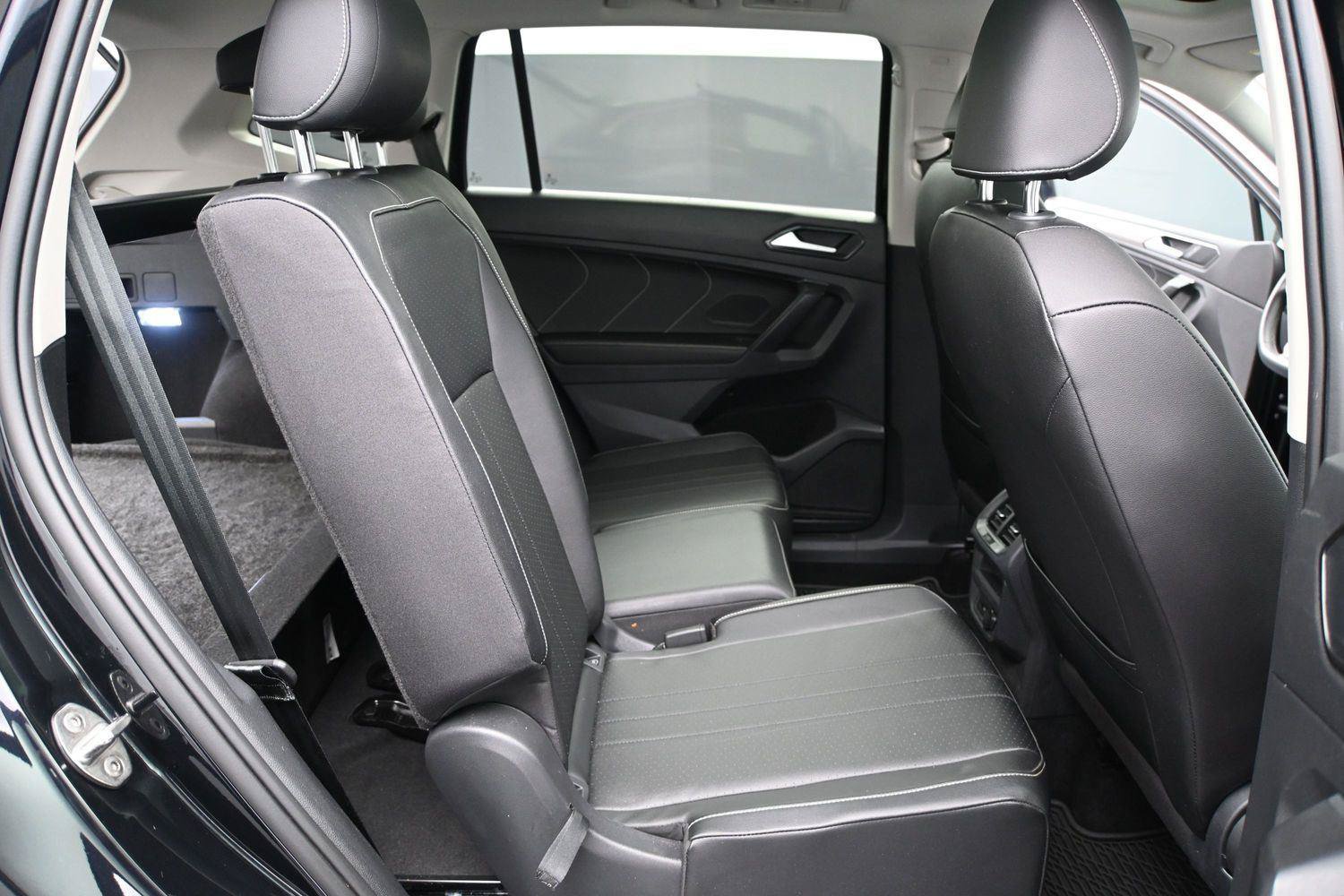 Used 2022 Volkswagen Tiguan SE w/ Panoramic Sunroof Package AWD/4WD image 17