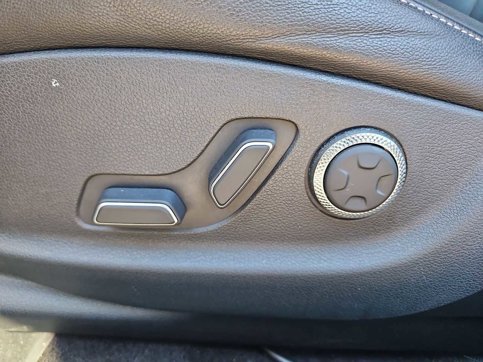 Used 2023 Genesis G80 2.5T image 16