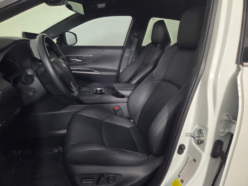 Used 2024 Toyota Venza XLE AWD/4WD image 12