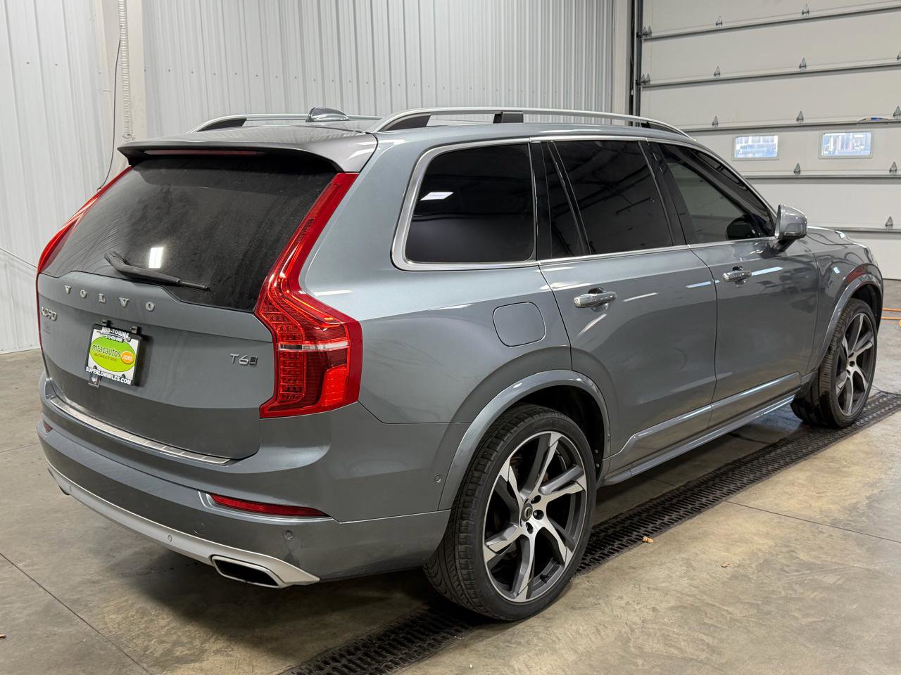 Used 2018 Volvo XC90 T6 Momentum w/ Convenience Package image 3