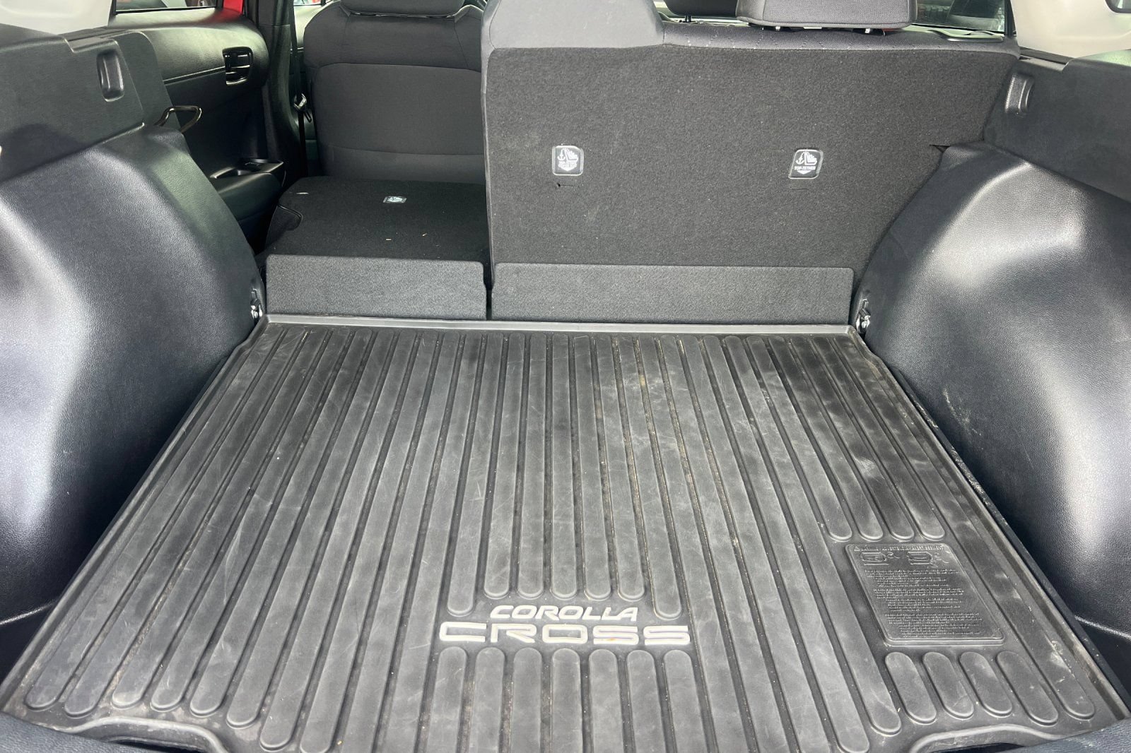 Certified 2025 Toyota Corolla Cross LE AWD/4WD image 12