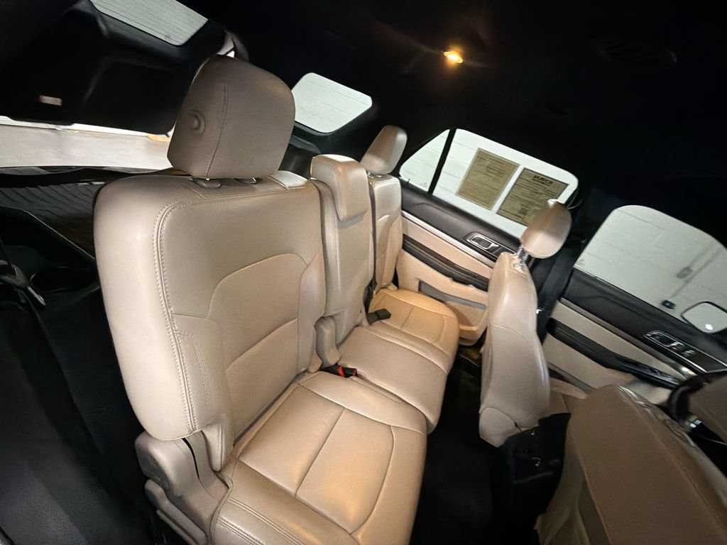 Used 2019 Ford Explorer XLT w/ Equipment Group 202A FWD image 26