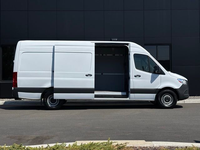 Used 2025 Mercedes-Benz Sprinter 2500 image 22