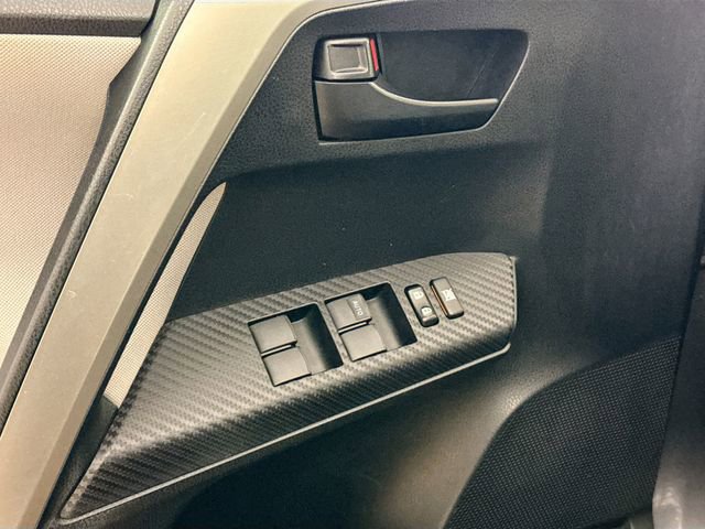 Used 2015 Toyota RAV4 LE image 17