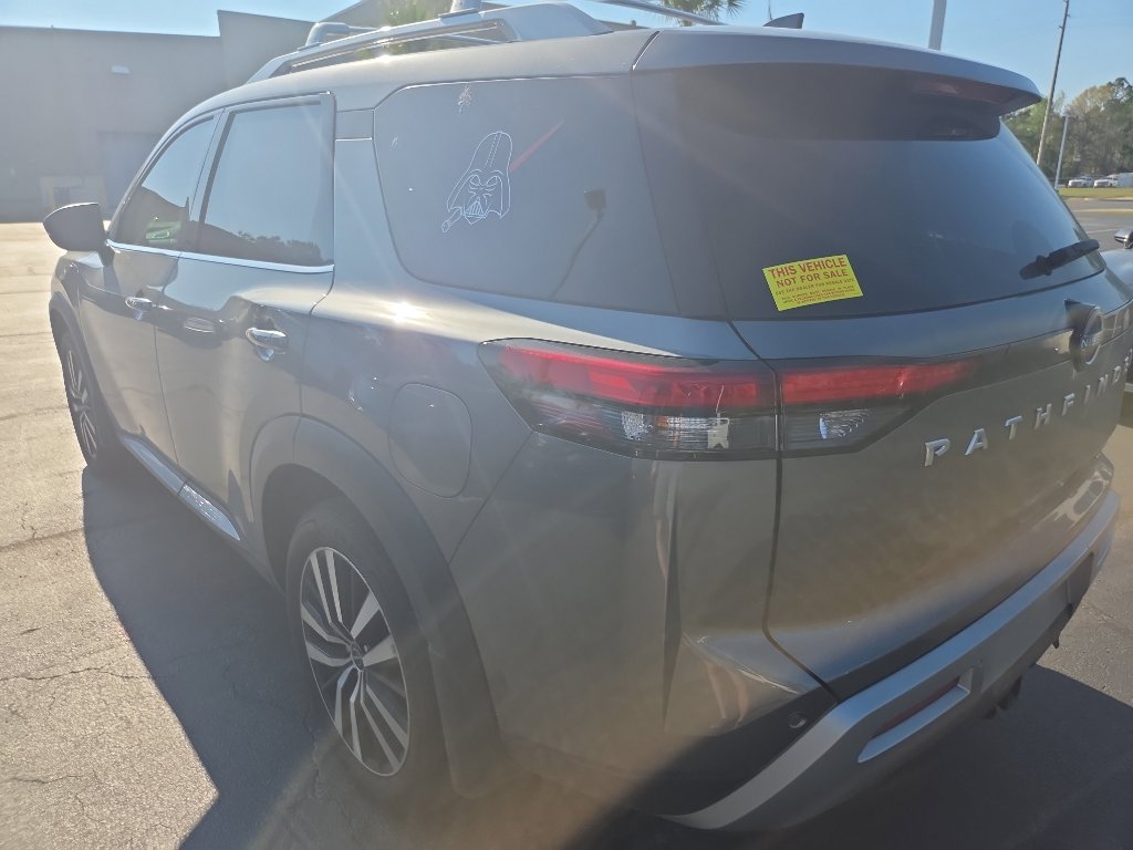 Used 2025 Nissan Pathfinder Platinum image 4