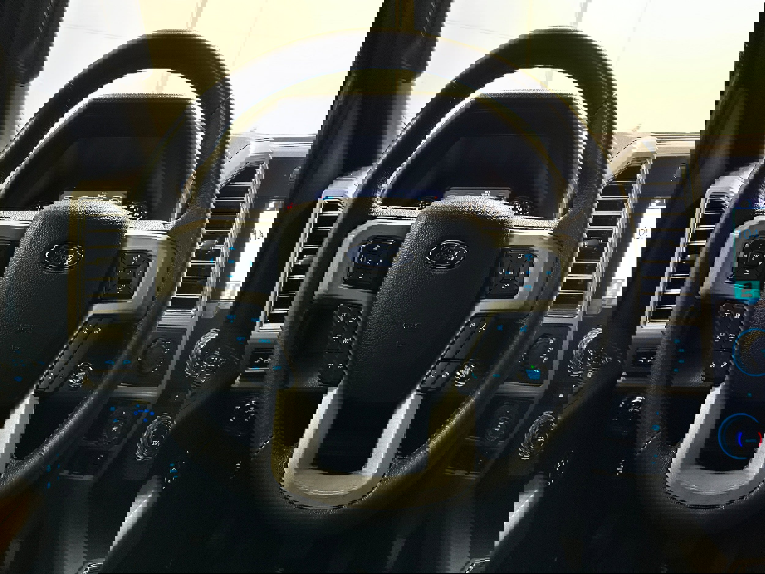 Used 2016 Ford F150 Lariat w/ Equipment Group 502A Luxury image 8