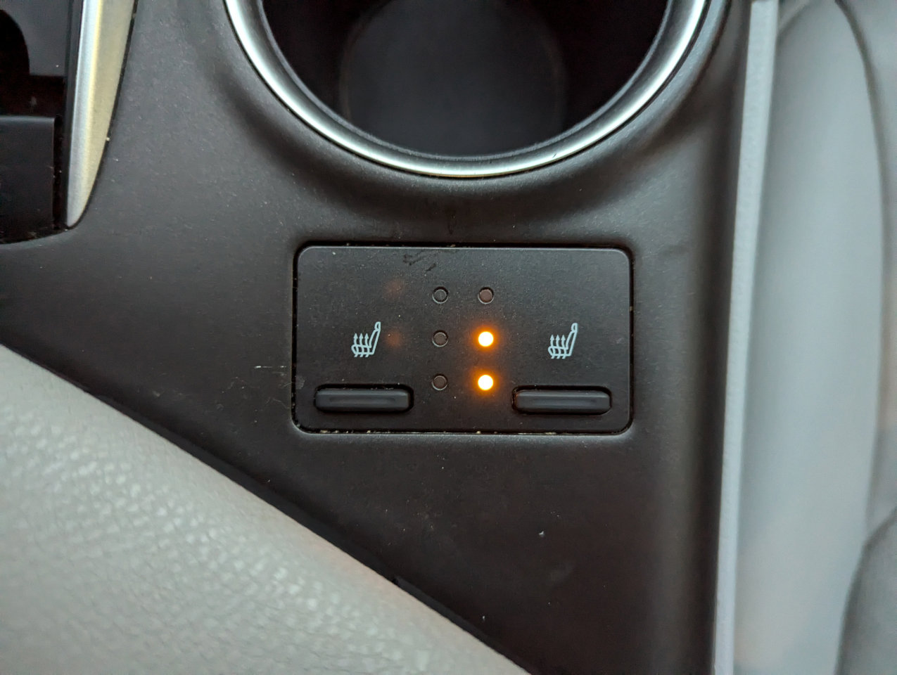 Used 2023 Toyota Camry XLE w/ Cold Weather Package AWD/4WD image 27