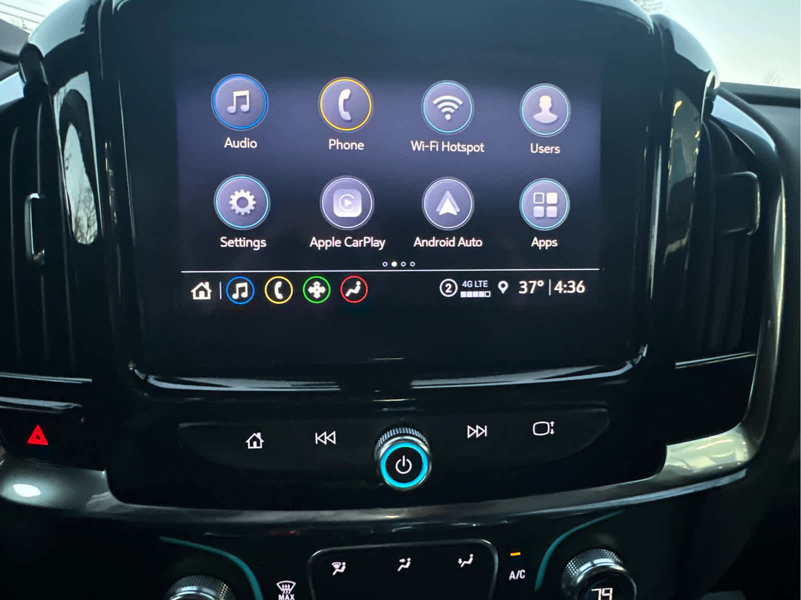 Used 2023 Chevrolet Traverse LT image 18