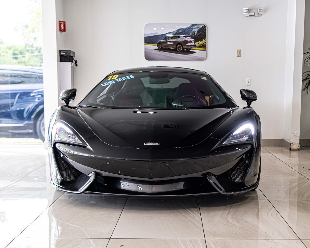Used 2019 McLaren 570S Coupe RWD image 2