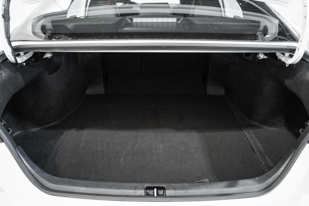 Used 2025 Toyota Camry SE image 10