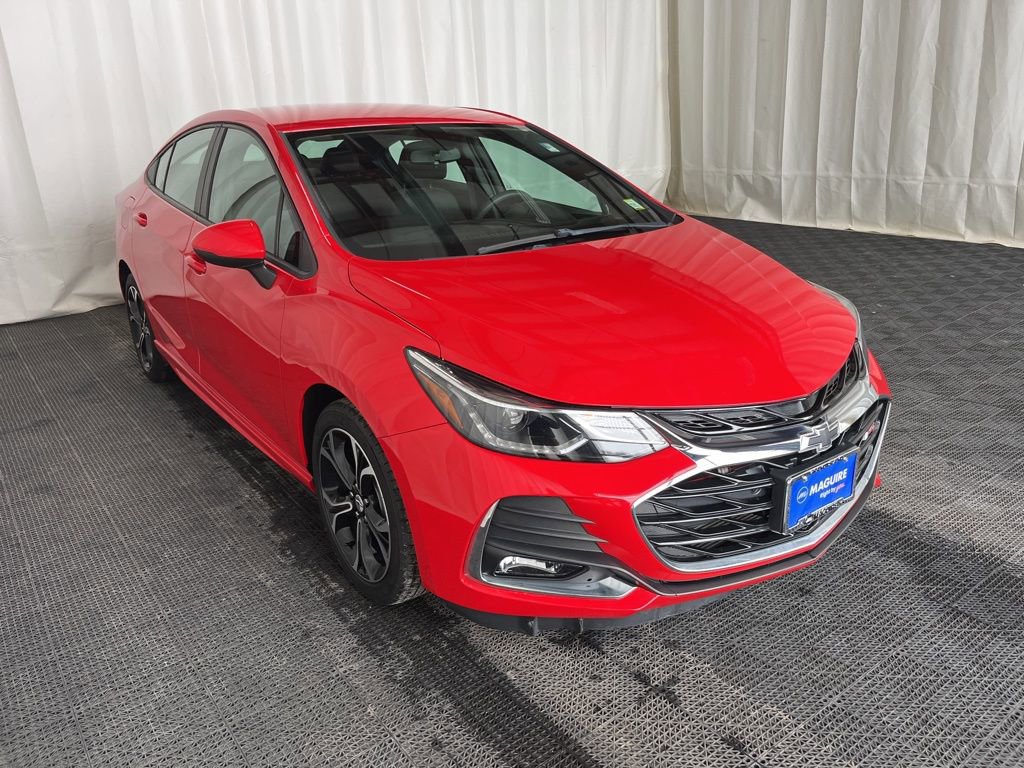 Used 2019 Chevrolet Cruze LT w/ RS Package image 29
