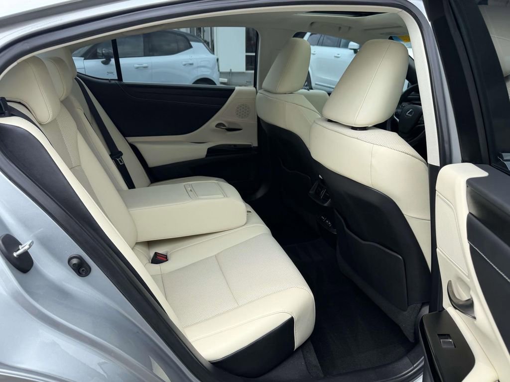 Used 2022 Lexus ES 350 w/ Premium Package FWD image 13
