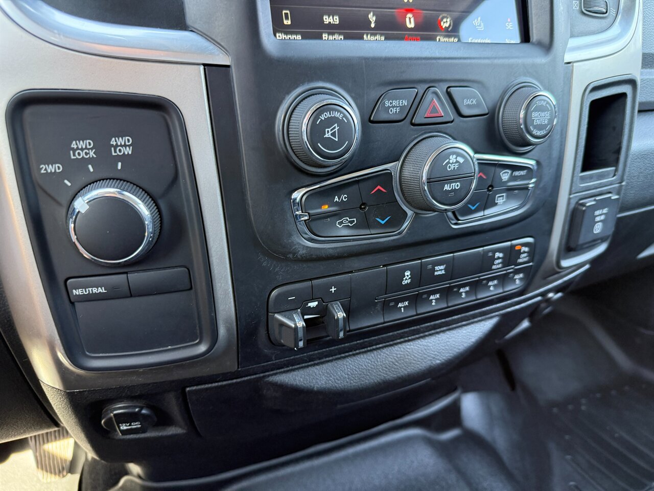 Used 2018 RAM 2500 Big Horn w/ Harvest Edition image 17